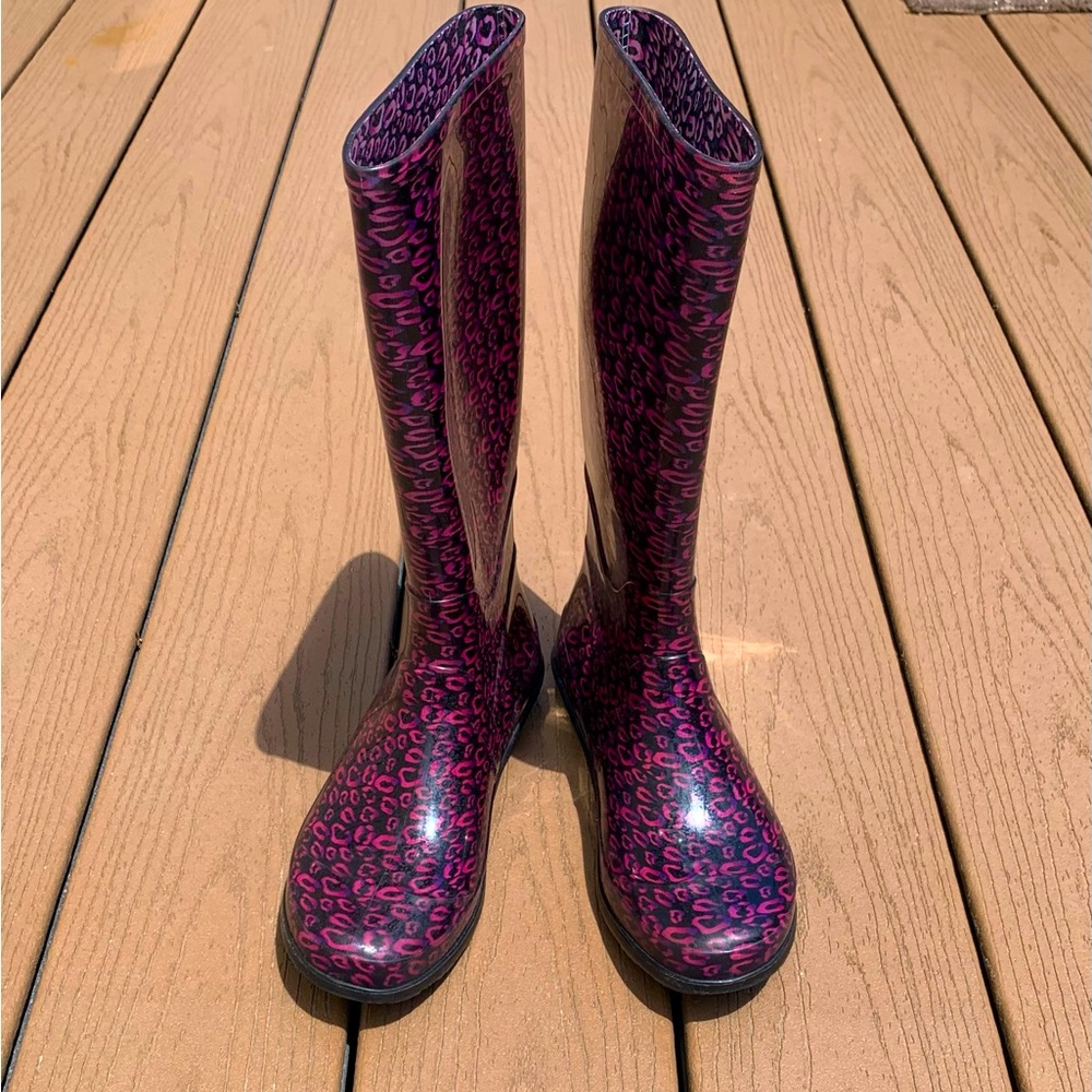 DESCENDANTS WATERPROOF RAIN BOOTS WOMENS SIZE 6